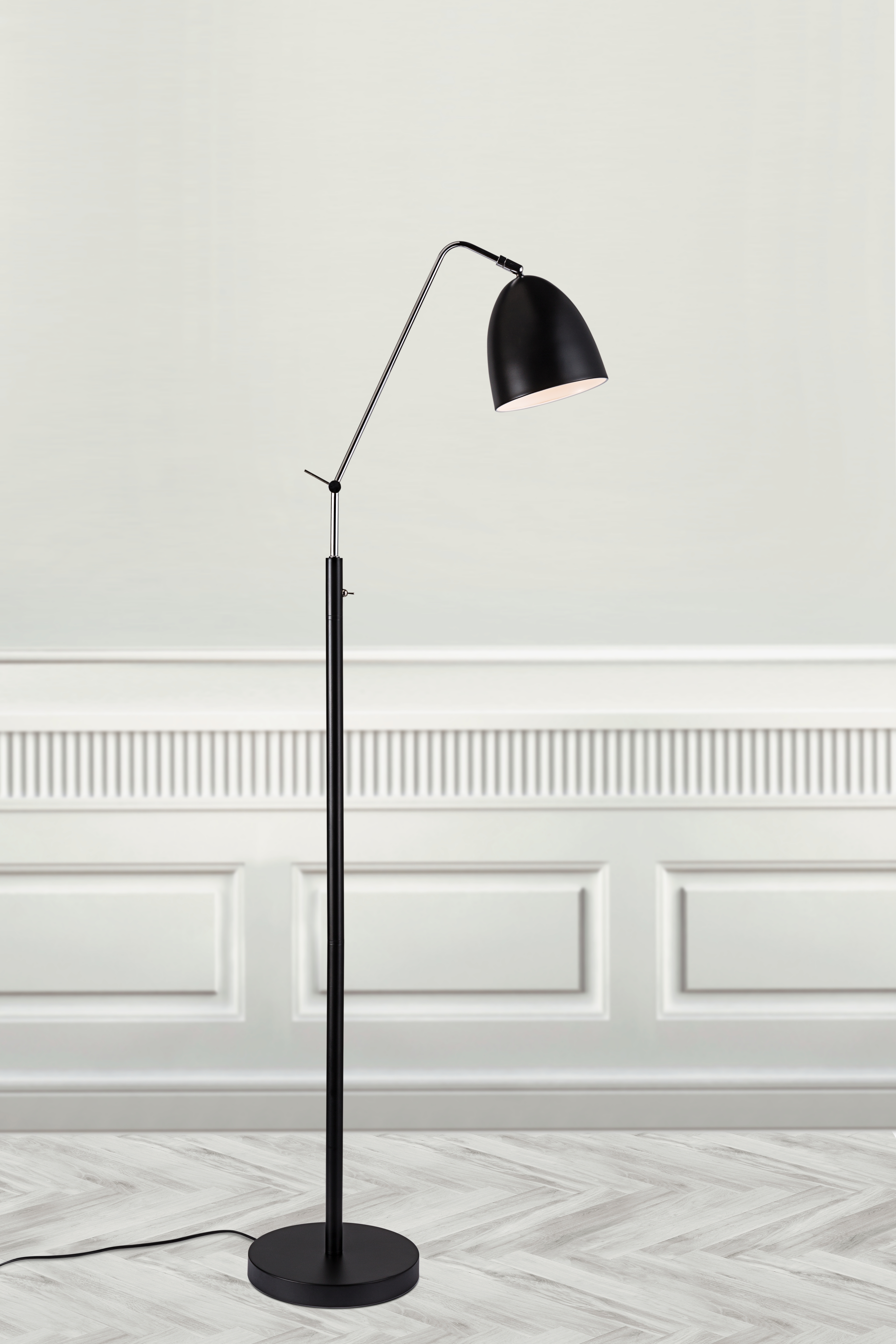 Alexander 16 | Floor lamp | Black