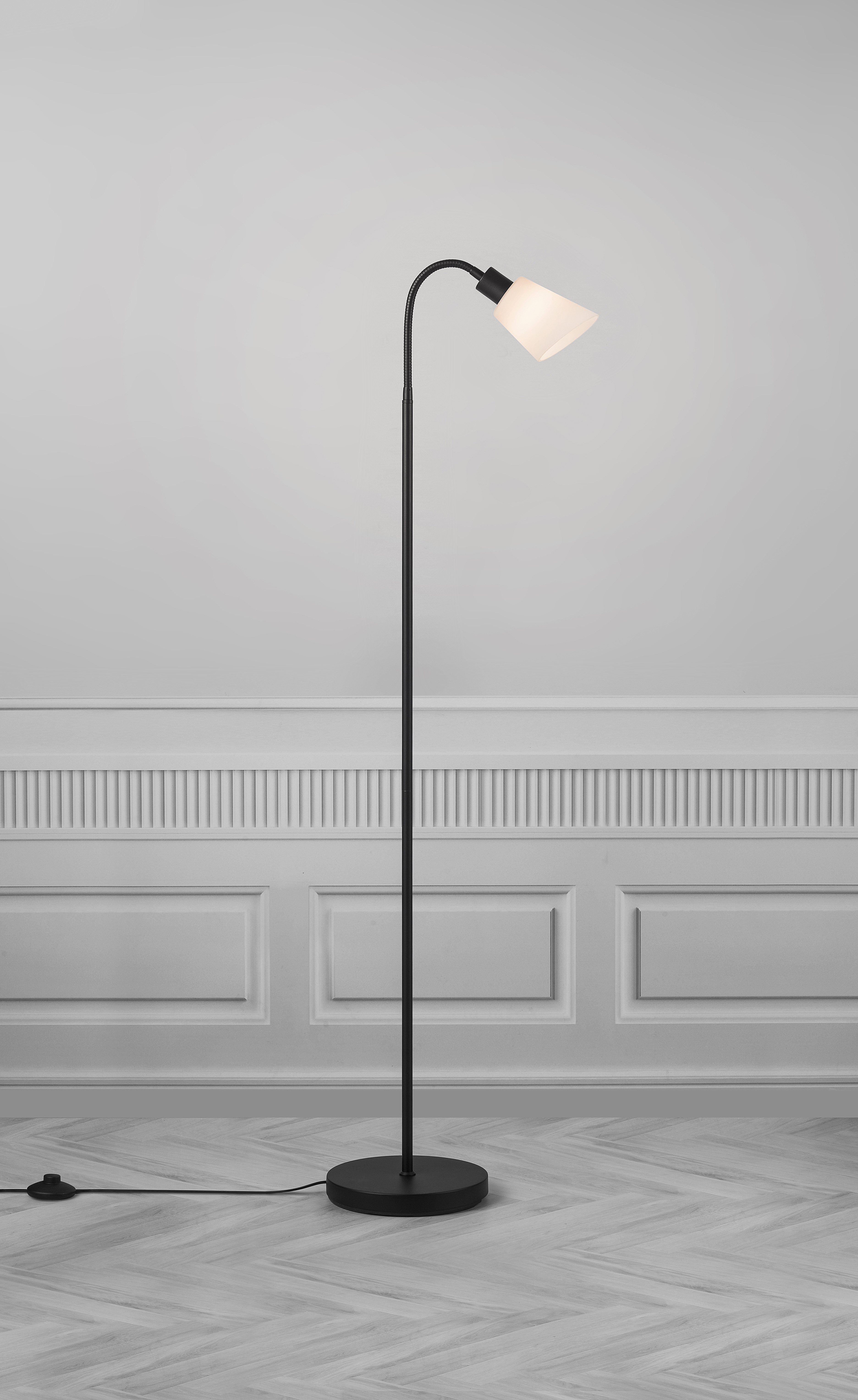 Molli | Floor lamp | Black